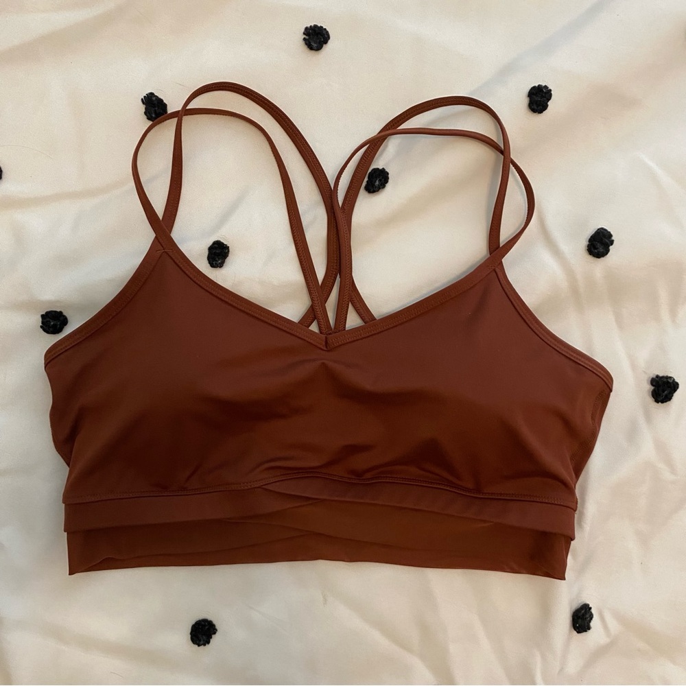 Sports bra. Strappy racer back